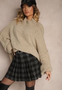 Renee - Czarne Trapezowe Spódnico-Spodenki Plisowane z Wiskozą High Waist w Kratę z Paskiem Filiana. Okazja: na co dzień. Stan: podwyższony. Kolor: czarny. Materiał: wiskoza. Styl: casual, elegancki