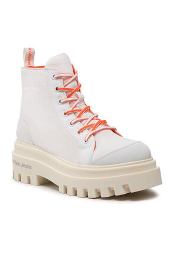 Botki Calvin Klein Jeans - Toothy Combat Boot Softny YW0YW00948 White YBR. Kolor: biały. Materiał: zamsz, skóra, materiał