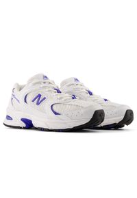 Buty unisex New Balance U530CSJ – białe. Kolor: biały. Materiał: syntetyk, materiał. Szerokość cholewki: normalna. Sezon: lato. Sport: turystyka piesza #3