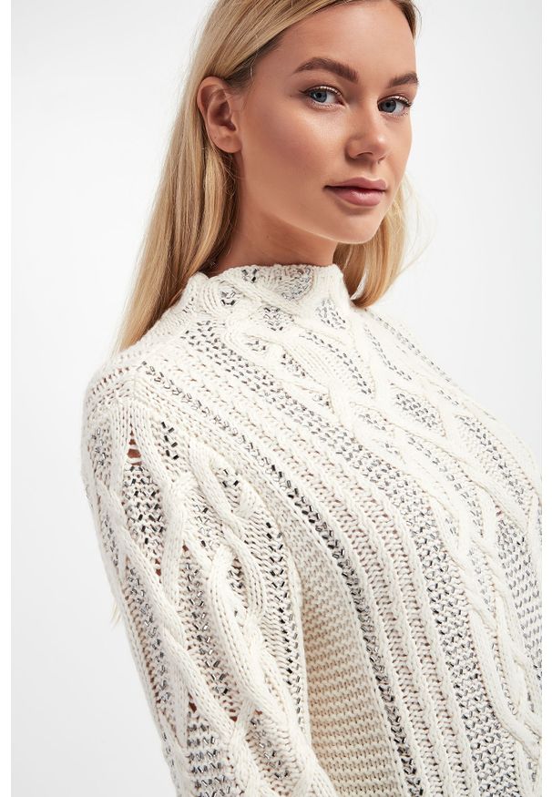 Twinset Milano - Sweter damski TWINSET. Materiał: prążkowany. Długość rękawa: długi rękaw. Długość: długie. Wzór: ze splotem
