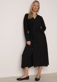 Born2be - Czarna Sukienka Koszulowa z Wiskozą z Wiązanym Paskiem Lustilla. Okazja: na co dzień. Kolor: czarny. Materiał: wiskoza. Typ sukienki: koszulowe. Styl: casual, elegancki, klasyczny #6
