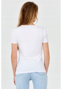 EA7 Emporio Armani - EA7 Damski t-shirt biały z logo na środku, Rozmiar XS. Kolor: biały. Materiał: bawełna