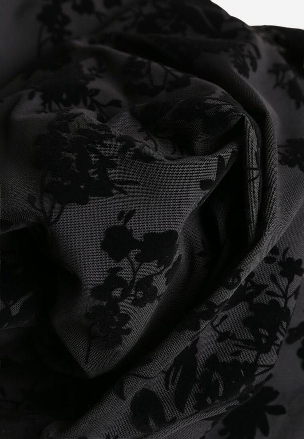 Born2be - Czarna Siateczkowa Sukienka Wieczorowa VICES z Welurowym Wzorem Jilney. Okazja: na randkę. Kolor: czarny. Materiał: welur. Styl: wizytowy