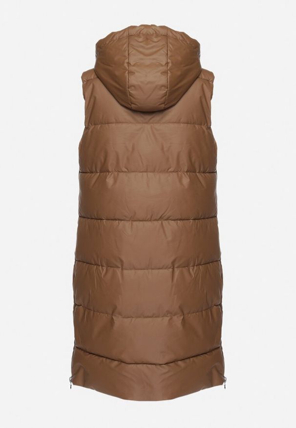 Born2be - Brązowa Pikowana Kamizelka z Kapturem i Obustronnym Suwakiem Trilasa. Typ kołnierza: kaptur. Kolor: brązowy. Styl: elegancki