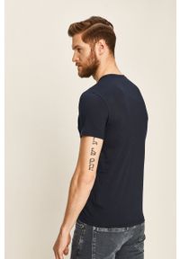 Lacoste - T-shirt TH6709 TH6709-001.. Okazja: na co dzień. Kolor: niebieski. Materiał: dzianina. Styl: casual #4