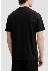 Guess - GUESS Czarny męski t-shirt na krótki rękaw Small Patch, Rozmiar S. Okazja: na co dzień. Kolor: czarny. Długość rękawa: krótki rękaw. Długość: krótkie. Styl: casual, klasyczny #2