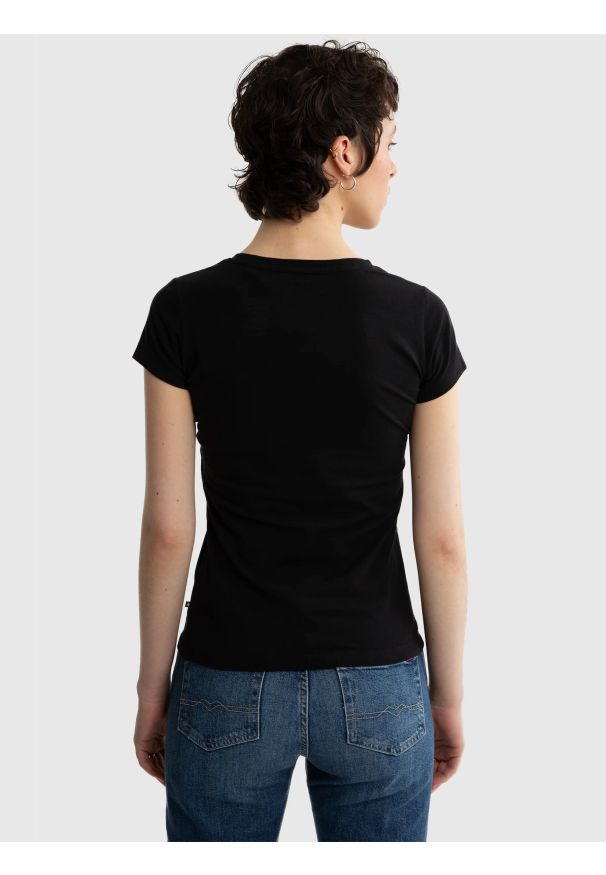 Big-Star - Koszulka damska z krótkim rękawem czarna Classaca 906. Kolor: czarny. Długość rękawa: krótki rękaw. Długość: krótkie. Wzór: gładki