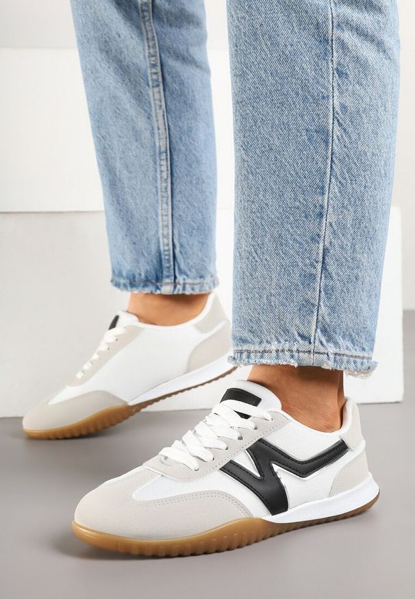 Born2be - Szaro-Czarne Sneakersy w Stylu Kultowych Tenisówek Tultia. Okazja: na co dzień. Kolor: szary. Materiał: jeans. Wzór: aplikacja. Sezon: wiosna, lato