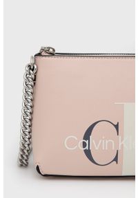 Calvin Klein Jeans Torebka kolor różowy. Kolor: różowy. Rodzaj torebki: na ramię