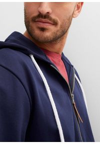 bonprix - Bluza rozpinana z kapturem z detalami z imitacji skóry. Typ kołnierza: kaptur. Kolor: niebieski. Materiał: poliester, skóra #2