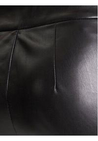 Guess Spodnie z imitacji skóry New Prescilla Petite W4BB18 WGIK0 Czarny Slim Fit. Kolekcja: petite. Kolor: czarny. Materiał: syntetyk #5