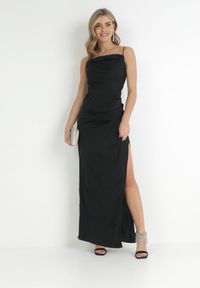 Born2be - Czarna Satynowa Sukienka Maxi z Rozcięciem na Dole Hacheyar. Kolor: czarny. Materiał: satyna. Długość rękawa: na ramiączkach. Styl: elegancki. Długość: maxi #3