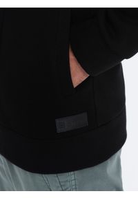 Ombre Clothing - Asymetryczna bluza męska zapinana z kapturem BERLIN - czarna B1371 - XXL. Typ kołnierza: kaptur. Kolor: czarny. Materiał: poliester, skóra, bawełna. Wzór: napisy, aplikacja #4