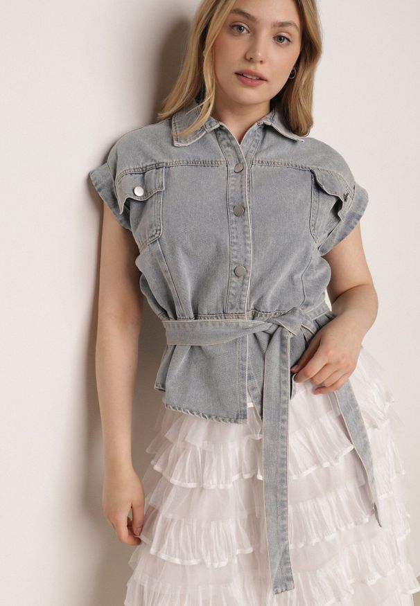 Born2be - Jasnoniebieski Komplet z Bawełny i Wiskozy Spódnica z Falbanami i Koszula Bez Rękawów Callirane. Kolor: niebieski. Materiał: wiskoza, bawełna