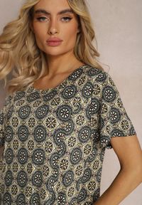 Renee - Zielono-Granatowa Midi Sukienka w Mozaikowy Wzór z Wiskozy o Rozkloszowanym Kroju Vechaina. Kolor: zielony. Materiał: wiskoza. Długość: midi
