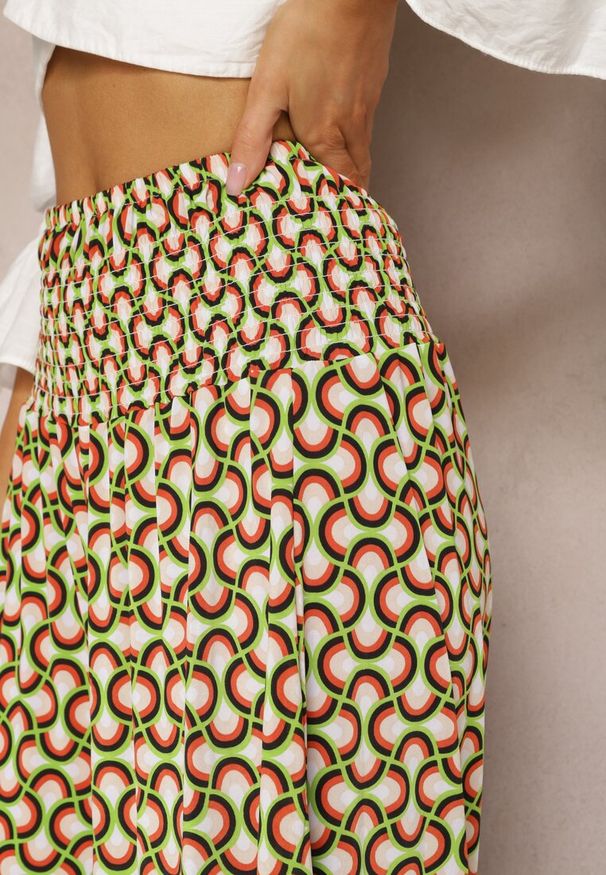 Renee - Jasnozielone Spodnie Culotes z Szerokimi Nogawkami i Gumką w Talii Demia. Okazja: na co dzień. Kolor: zielony. Materiał: materiał. Sezon: lato, wiosna. Styl: casual, elegancki