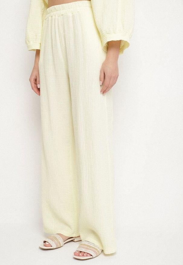 Born2be - Żółty Muślinowy Komplet z Bawełny o Kroju Oversize Koszula i Szerokie Spodnie Ziselia. Kolor: żółty. Materiał: bawełna. Wzór: aplikacja