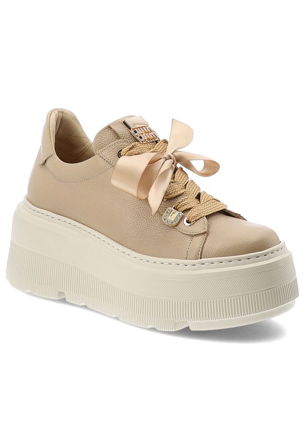 Sneakersy damskie Karino, platformowa podeszwa sznurowanie ozdobne wstążki masywna forma miękka wyściółka, beżowe, 5829/022-P. Zapięcie: sznurówki. Kolor: beżowy. Materiał: skóra, jeans. Obcas: na platformie. Styl: elegancki, sportowy, klasyczny