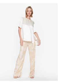Calvin Klein Spodnie materiałowe Wave Print Wide K20K205220 Beżowy Regular Fit. Kolor: beżowy. Materiał: materiał, wiskoza. Wzór: nadruk #4