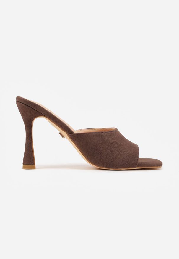 Renee - Brązowe Klapki Vices na Obcasie Typu Szpilka z Kwadratowym Noskiem Mevodina. Kolor: brązowy. Obcas: na obcasie. Wysokość obcasa: średni
