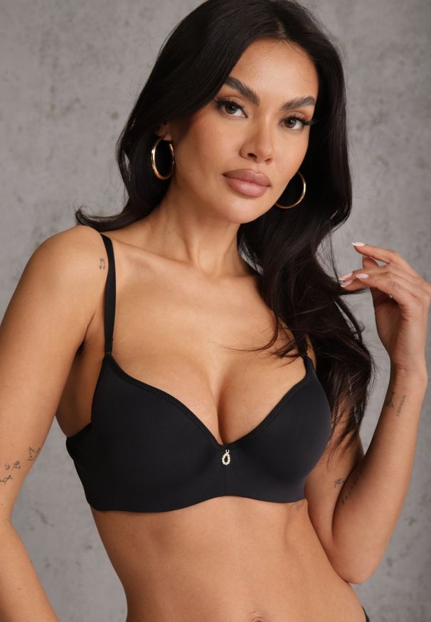 Renee - Czarny Biustonosz Push Up o Gładkim Wykończeniu z Cyrkoniową Aplikacją Claronei. Kolor: czarny. Rodzaj stanika: push-up. Wzór: gładki, aplikacja