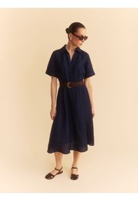Reserved - Sukienka midi z lnem - granatowy. Kolor: niebieski. Materiał: len. Długość: midi #1