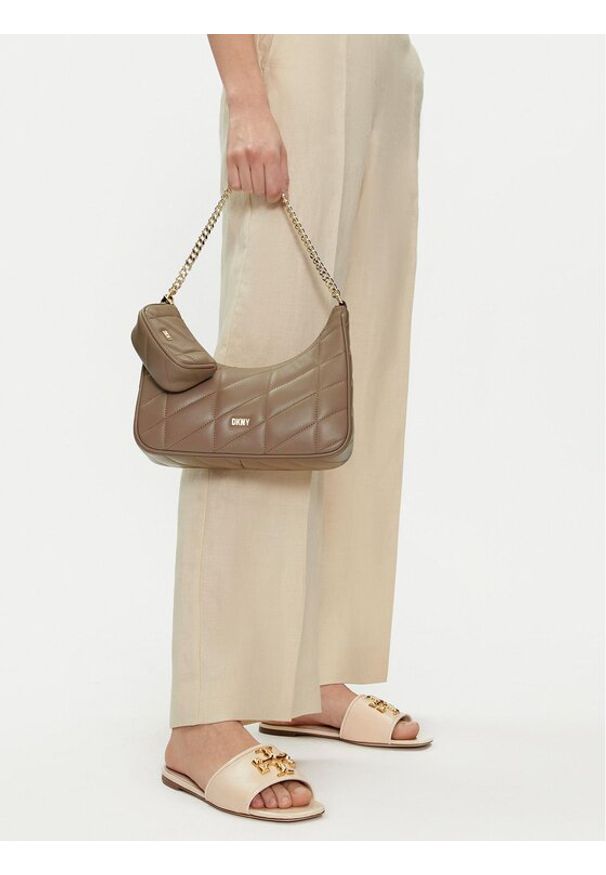 DKNY Torebka Betty R34EBB22 Beżowy. Kolor: beżowy. Materiał: skórzane