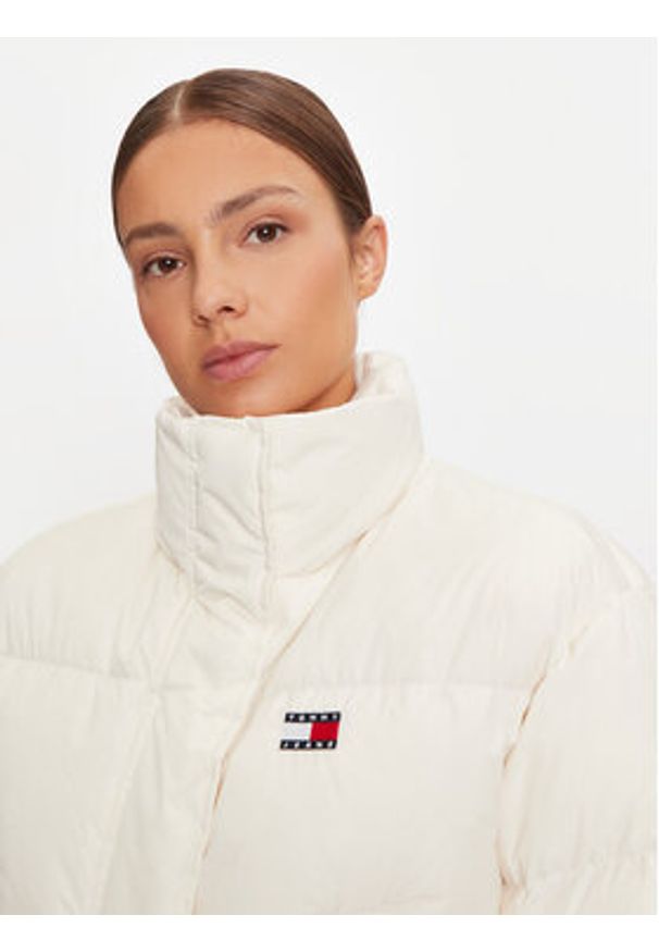 Tommy Jeans Kurtka puchowa Alaska DW0DW18820 Écru Regular Fit. Materiał: syntetyk