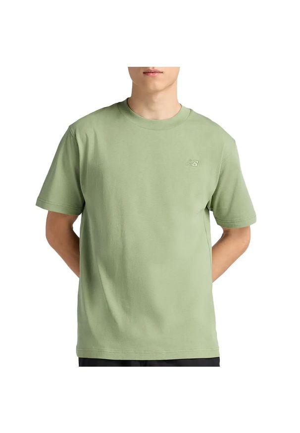 Koszulka męska New Balance MT41533AAR - zielona. Kolor: zielony. Materiał: bawełna. Długość rękawa: krótki rękaw. Długość: krótkie