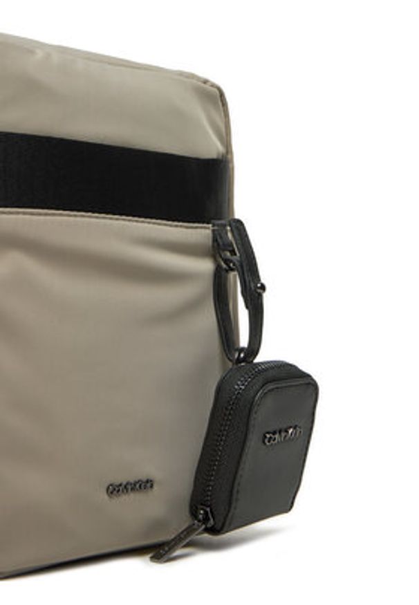 Calvin Klein Saszetka K50K512770 Beżowy. Kolor: beżowy. Materiał: materiał