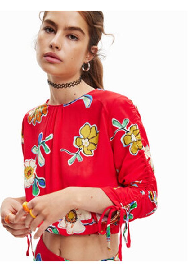 Desigual Bluzka Landi 23SWBW25 Czerwony Regular Fit. Kolor: czerwony. Materiał: wiskoza