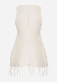 Born2be - Beżowa Elegancka Sukienka Taliowana Florzedi. Okazja: na co dzień, na imprezę. Kolor: beżowy. Typ sukienki: proste. Styl: elegancki #4