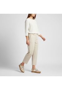 Półbuty damskie Armodo, cholewka ze skóry naturalnej gładkiej z metaliczną wstawką klasyczne sznurowanie zaokrąglony nosek gruba warstwowa podeszwa w. Okazja: na co dzień. Zapięcie: sznurówki. Kolor: złoty. Materiał: skóra. Szerokość cholewki: normalna. Wzór: gładki. Styl: klasyczny #5