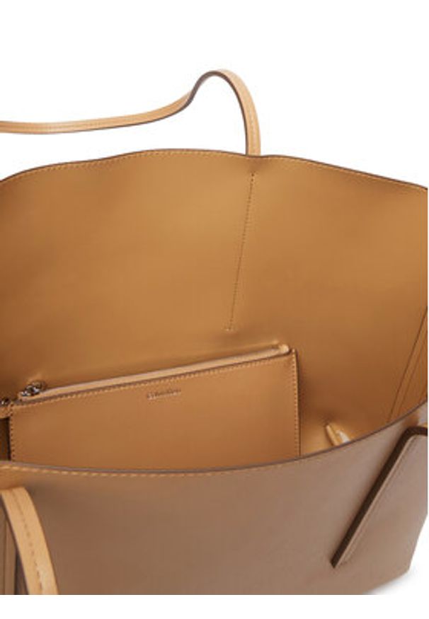 Calvin Klein Torebka Foil Logo Tote LV04F3274G Beżowy. Kolor: beżowy. Materiał: skórzane