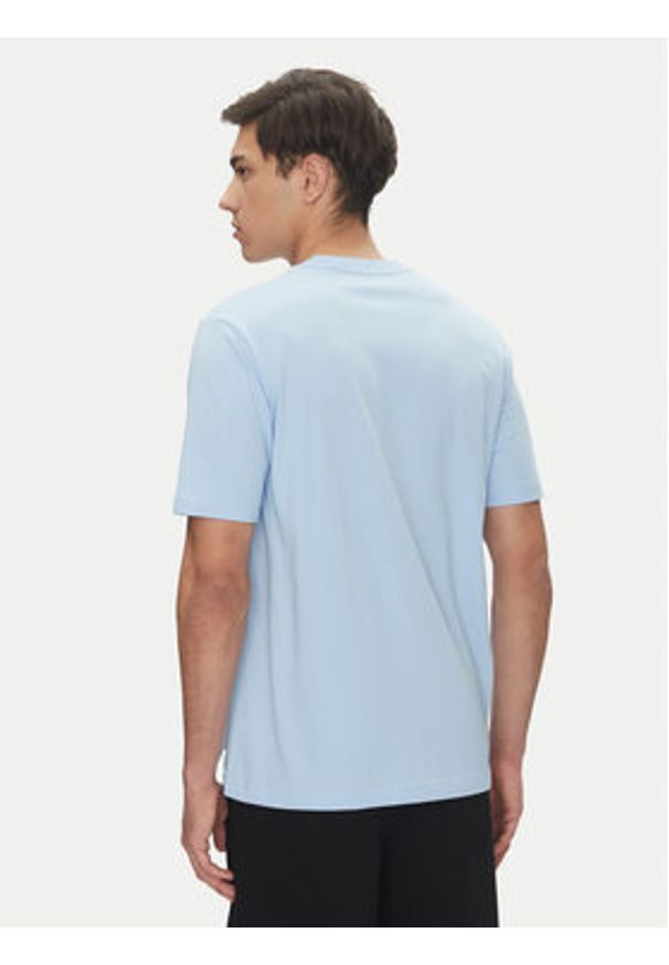 Adidas - adidas T-Shirt Lounge Slides Graphic Pocket JM0376 Niebieski Regular Fit. Kolor: niebieski. Materiał: bawełna