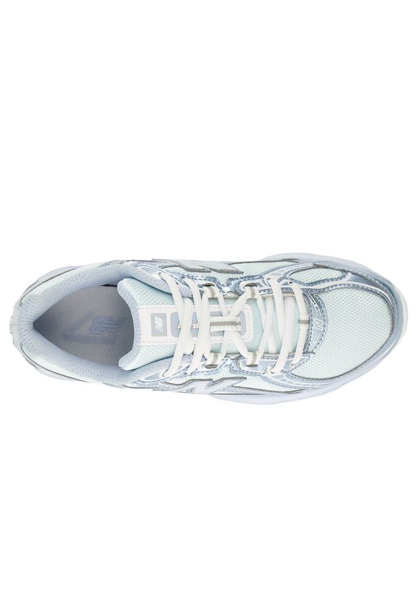 Buty dziecięce New Balance G7407LM – niebieskie. Kolor: niebieski. Materiał: materiał, syntetyk. Szerokość cholewki: normalna. Sezon: lato. Sport: turystyka piesza