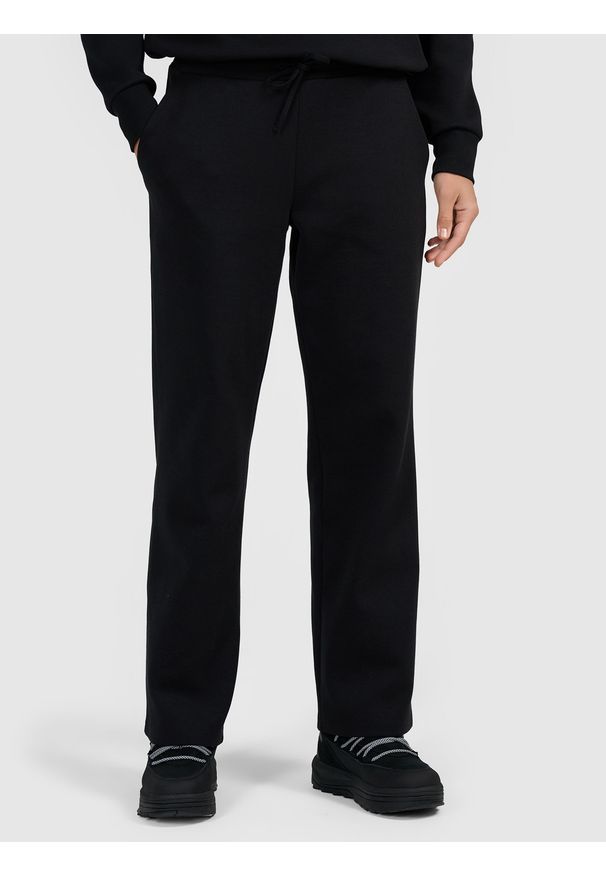 4f - 4F Spodnie dresowe z szerokimi nogawkami damskie - czarne XS. Kolor: czarny. Materiał: dresówka