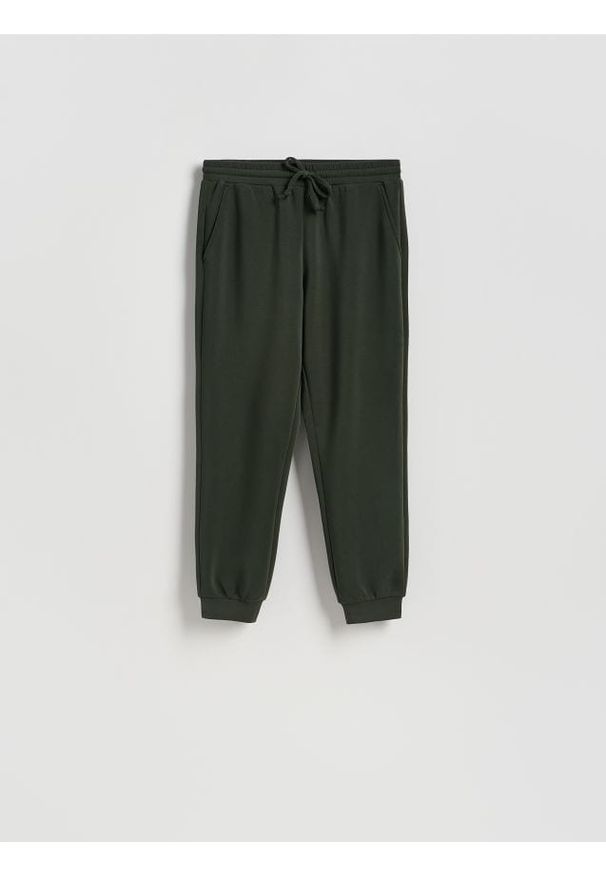 Reserved - Dresowe spodnie z modalem - ciemnozielony. Kolor: zielony. Materiał: dresówka. Wzór: gładki