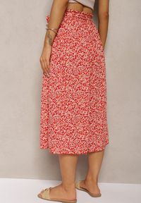 Renee - Czerwone Plisowane Spodnie Szwedy High Waist z Materiałowym Paskiem i Gumką w Talii Isefia. Okazja: na co dzień. Stan: podwyższony. Kolor: czerwony. Materiał: materiał. Styl: elegancki, casual #4