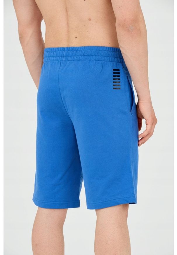 EA7 Emporio Armani - EA7 Niebieskie shorty męskie z małym logo, Rozmiar L. Kolor: niebieski. Materiał: bawełna. Długość: krótkie