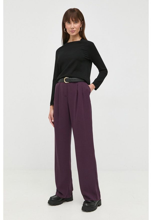 Max Mara Leisure sweter damski kolor czarny lekki. Okazja: na co dzień. Kolor: czarny. Materiał: dzianina. Długość rękawa: raglanowy rękaw. Wzór: gładki. Styl: casual