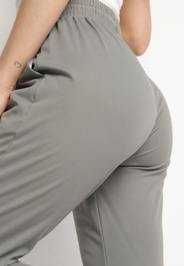 Born2be - Szare Spodnie Dresowe z Wiskozą Wysokim Stanem i Sznurkiem Ellirina. Okazja: na spacer, na co dzień. Stan: podwyższony. Kolor: szary. Materiał: wiskoza, dresówka. Styl: casual