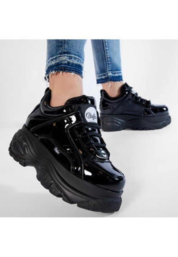 Buffalo London Sneakersy BN15332341 Czarny. Kolor: czarny. Materiał: lakier, skóra