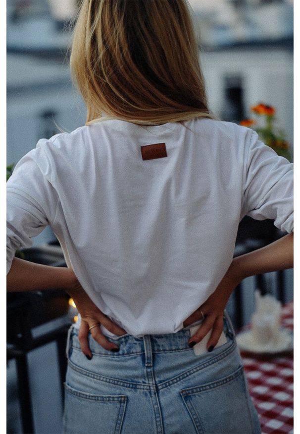 MUUV. - Longsleeve Basic. Kolor: biały. Długość rękawa: długi rękaw
