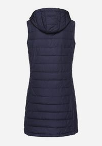 Born2be - Granatowa Kamizelka Pikowana z Odpinanym Kapturem Alaritha. Okazja: na co dzień. Kolor: niebieski. Materiał: jeans. Styl: casual, elegancki #5