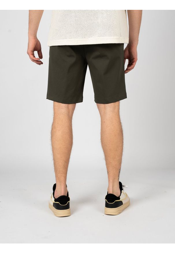 Xagon Man Szorty | P25032FPLANE | Mężczyzna | Zielony. Okazja: na co dzień. Kolor: zielony. Materiał: bawełna, elastan. Styl: elegancki, casual