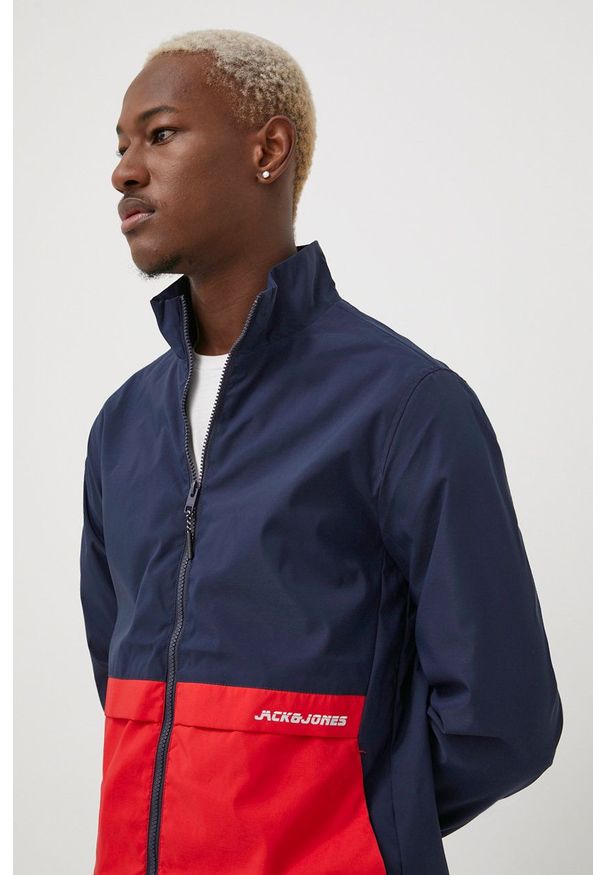 Jack & Jones kurtka męska kolor granatowy przejściowa. Okazja: na co dzień. Kolor: niebieski. Materiał: poliester. Styl: casual