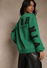 Renee - Zielona Bluza Ocieplana z Bawełną Ozdobiona Napisem Fezurra. Okazja: na co dzień. Kolor: zielony. Materiał: bawełna. Wzór: napisy, aplikacja. Styl: casual #1