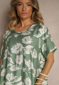 Renee - Ciemnozielona Sukienka Pudełkowa z Wiskozy w Kwiaty Aranolia. Okazja: na co dzień. Typ kołnierza: dekolt w serek. Kolor: zielony. Materiał: wiskoza. Wzór: kwiaty. Typ sukienki: proste. Styl: elegancki, casual #4