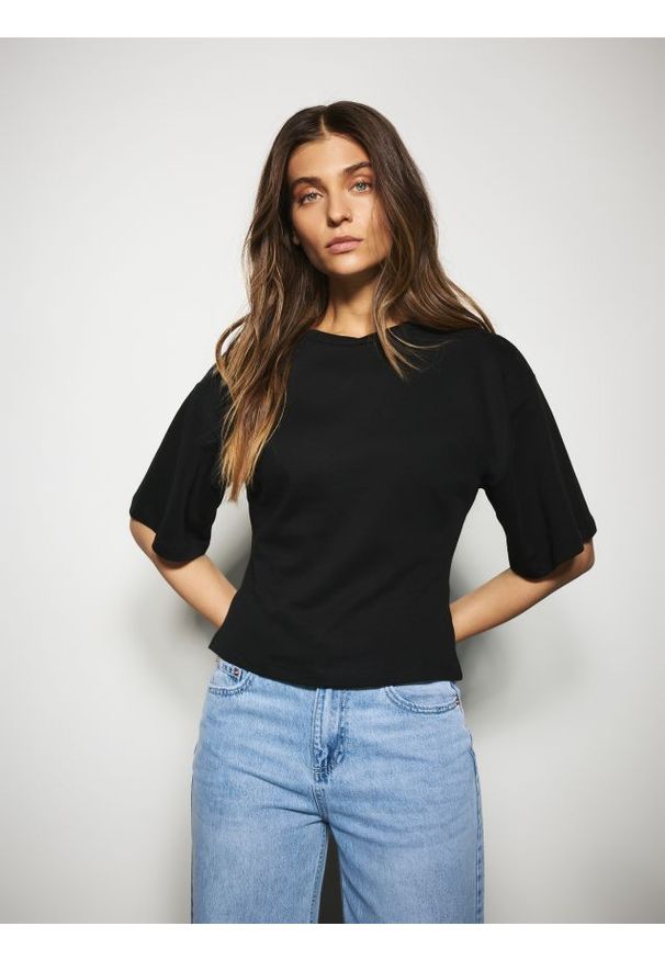 Reserved - Taliowany t-shirt - czarny. Kolor: czarny. Materiał: dzianina, bawełna. Styl: klasyczny